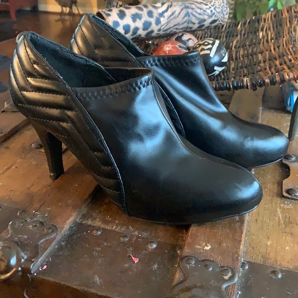 Impo stretch bootie/shootie
